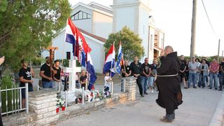 Koracima nade u istinu