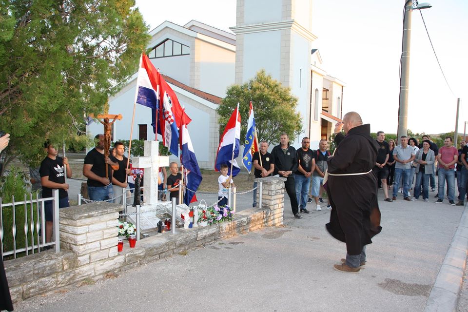 Koracima nade u istinu