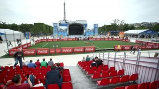 EURO 2016: Fan zona pored Eiffelovog tornja. Photo: Sanjin Strukić/PIXSELL EURO 2016: Fan zona pored Eiffelovog tornja. Photo: Sanjin Strukić/PIXSELL
