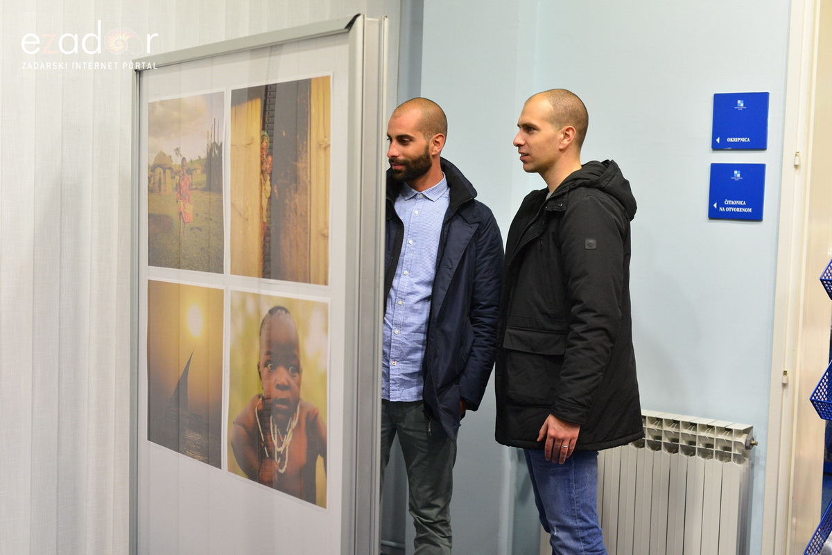 Gradska knjižnica Zadar: Otvorenje izložbe fotografija “Afrika na kvadrat” autora Filipa Brale Gradska knjižnica Zadar: Otvorenje izložbe fotografija “Afrika na kvadrat” autora Filipa Brale