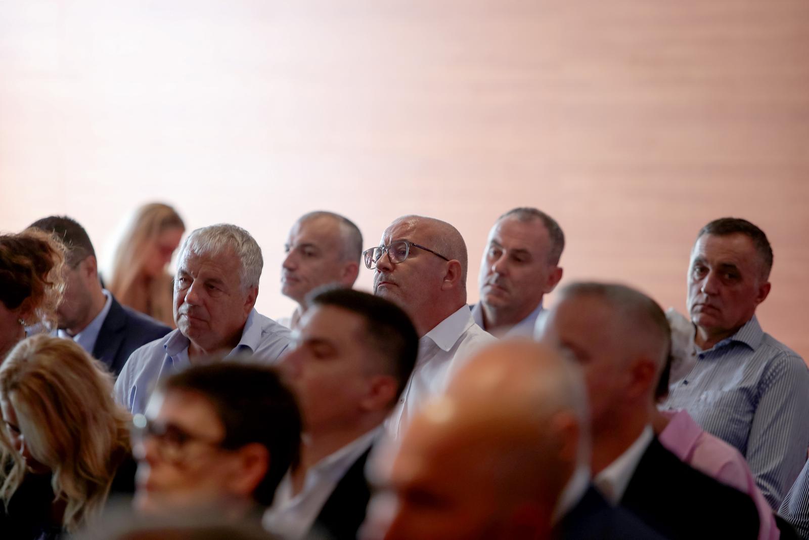 Dodijeljene plakete “Zlatna kuna” najuspješnijim tvrtkama u županiji