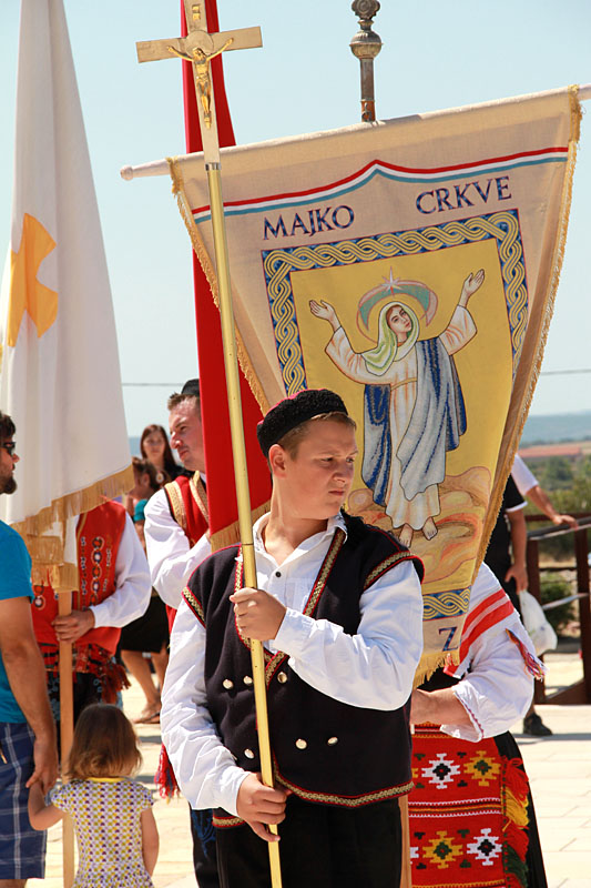 U Skabrnji odrzano veliko misno slavlje i procesija povodom blagdana Velike Gospe U Skabrnji odrzano veliko misno slavlje i procesija povodom blagdana Velike Gospe