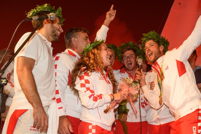 Veličanstveni doček zadarskih zlatnih olimpijaca Šime Fantele i Igora Marenića na zadarskoj rivi uz Morske orgulje i Pozdrav suncu. Photo: Dino Stanin/PIXSELL Veličanstveni doček zadarskih zlatnih olimpijaca Šime Fantele i Igora Marenića na zadarskoj rivi uz Morske orgulje i Pozdrav suncu. Photo: Dino Stanin/PIXSELL