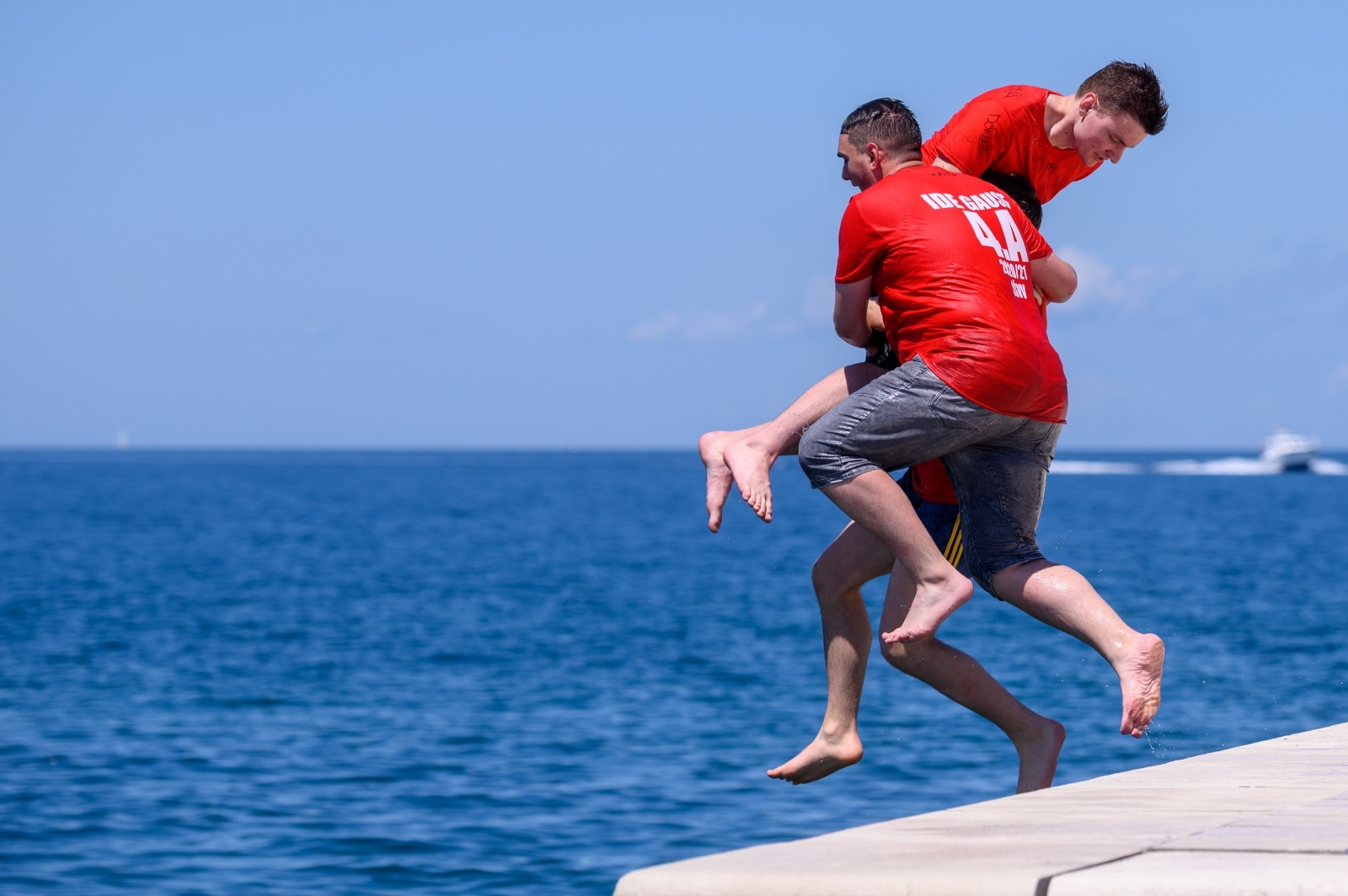 Zadarski maturanti obilježili kraj škole na rivi