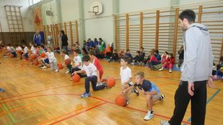 Ogledni košarkaški trening ŠK Zadar u OŠ “Šime Budinić”. Foto: Dino Stanin/PIXSELL