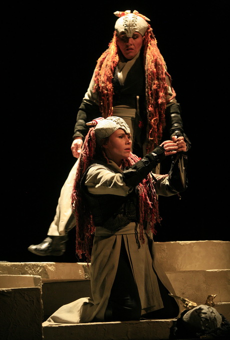 Rijeka, 250212.
U organizaciji muzeja starih racunala Peek & Poke u Hrvatskom kulturnom domu (HKD) na Susaku prikazana je prva klingonska opera na svijetu u izvedbi nizozemskog teatra Zeebelt. Opera pod nazivom U na jeziku je Klingonaca, izmisljenog ratni Rijeka, 250212.
U organizaciji muzeja starih racunala Peek & Poke u Hrvatskom kulturnom domu (HKD) na Susaku prikazana je prva klingonska opera na svijetu u izvedbi nizozemskog teatra Zeebelt. Opera pod nazivom U na jeziku je Klingonaca, izmisljenog ratni