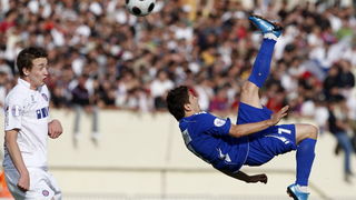 Sibenik, 050510.
Gradski stadion Subicevac.
Uzvratna utakmica finala Hrvatskog nogometnog kupa izmedju Sibenika i Hajduka.
Na fotografiji: Mario Maloca i Ermin Zec.
Foto: Ante Cizmic / CROPIX
