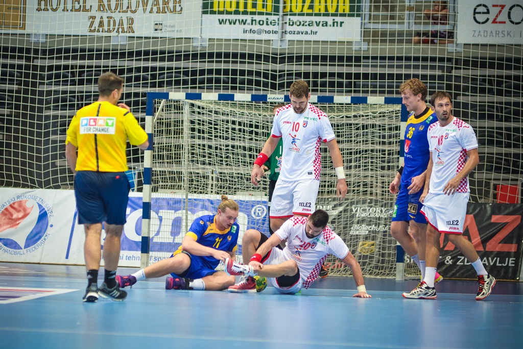 U doista sjajnoj atmosferi koju je stvorilo oko 5000 navijača iz cijele Hrvatske, naši su rukometni reprezentativci remizirali sa Švedskom i to s rezultatom 25-25. Bila je to ‘kaubojima’ pretposljednja pripremna utakmica uoči Olimpijskih igara