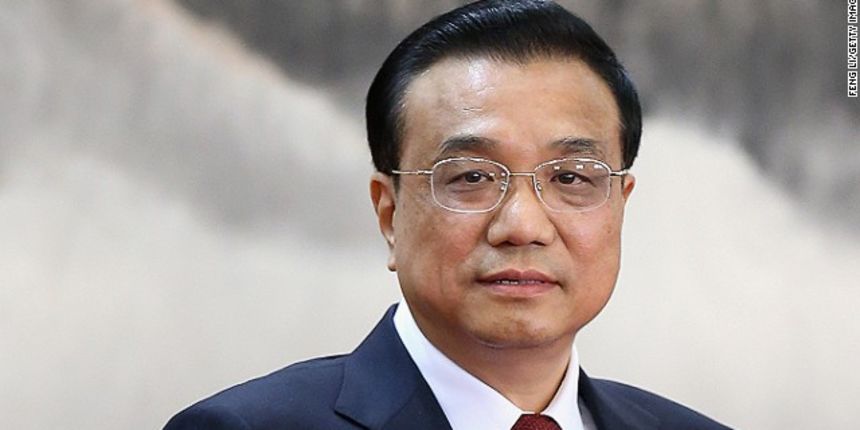 (L-R) Xi Jinping, Li Keqiang, Zhang Dejiang, Yu Zhengsheng, Liu Yunshan, Zhang Gaoli and Wang Qishan greet the media at the Great Hall of the People on November 15, 2012 in Beijing, China. China’s ruling Communist Party today revealed the new Politburo St (L-R) Xi Jinping, Li Keqiang, Zhang Dejiang, Yu Zhengsheng, Liu Yunshan, Zhang Gaoli and Wang Qishan greet the media at the Great Hall of the People on November 15, 2012 in Beijing, China. China’s ruling Communist Party today revealed the new Politburo St