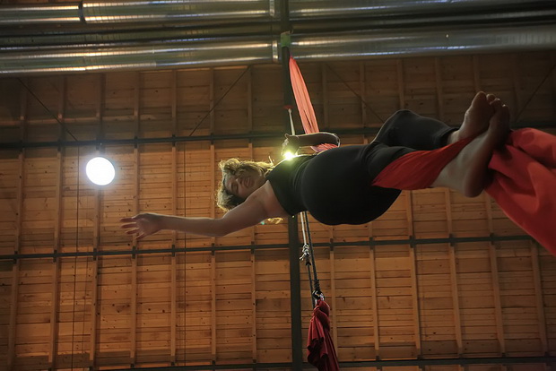 Arsenal: Xiomara Circo Art – ples na svili, Foto: Roberto Lerga Arsenal: Xiomara Circo Art – ples na svili, Foto: Roberto Lerga