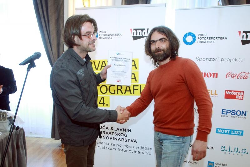 Velika dvorana HND-a, Proglasenje pobjednika 12. natjecaja Hrvatska novinska fotografija. Photo: Goran Jakus/PIXSELL Velika dvorana HND-a, Proglasenje pobjednika 12. natjecaja Hrvatska novinska fotografija. Photo: Goran Jakus/PIXSELL