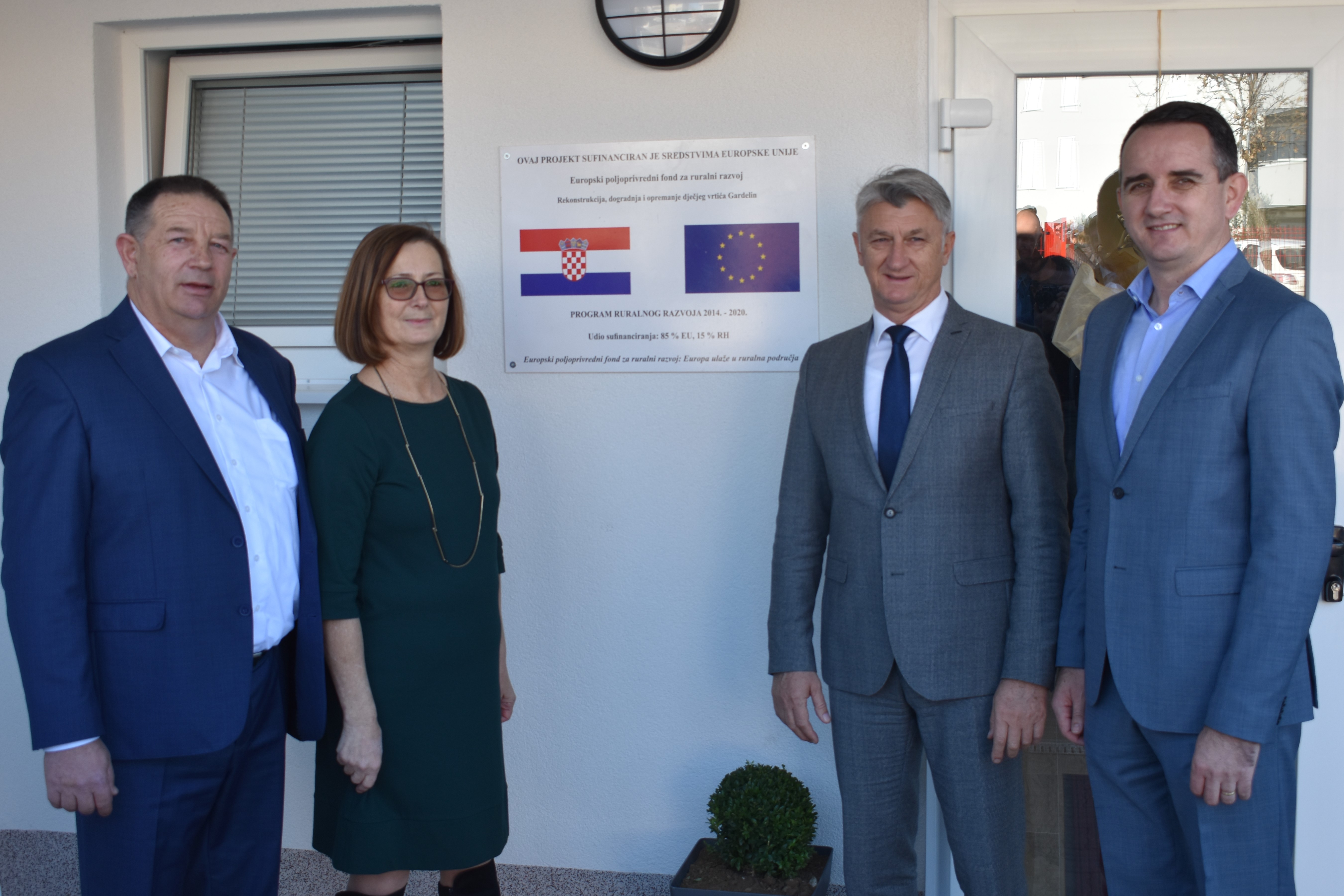 Otvoren dječji vrtić u Pakoštanima i započeli radovi na izgradnji luke u Dragama Otvoren dječji vrtić u Pakoštanima i započeli radovi na izgradnji luke u Dragama