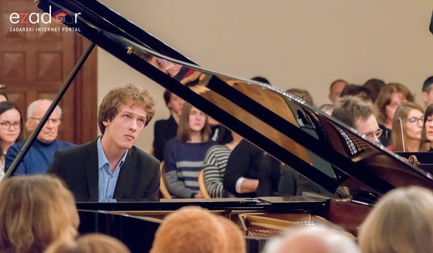 Ivan Krpan i Zadarski komorni orkestar u Svečanoj dvorani Sveučilišta