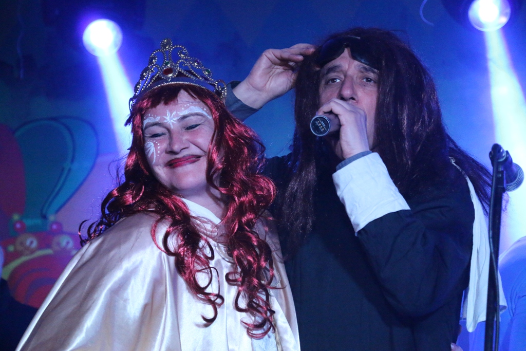 Virske maškare: Nedjelja u znaku zvijezdice Meri, Tota i Tempo Banda