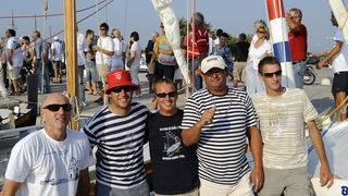 Murter, 270909.
Regata Latinsko idro.
Svake godine u povodu blagdana sv. Mihovila, zastitnika murterske zupe, odrzava se regata Latinsko idro. Start joj je uvijek u uvali Hramina, plovi se iskljucivo latinskim jedrom u tradicijskim brodovima rasporedjenim Murter, 270909.
Regata Latinsko idro.
Svake godine u povodu blagdana sv. Mihovila, zastitnika murterske zupe, odrzava se regata Latinsko idro. Start joj je uvijek u uvali Hramina, plovi se iskljucivo latinskim jedrom u tradicijskim brodovima rasporedjenim