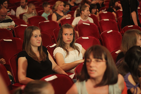 Image 888165 (auto) Image 888165 (auto)