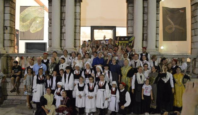 KUD Zadarski Tanac i Iseljena Hrvatska na Narodnom trgu