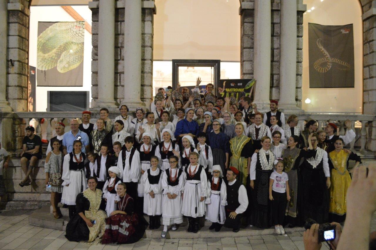 KUD Zadarski Tanac i Iseljena Hrvatska na Narodnom trgu