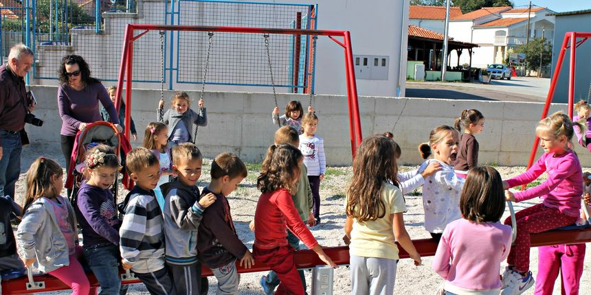 Održana građanska inicijativa uređenja igrališta Dječjeg vrtića “Leptirići” Održana građanska inicijativa uređenja igrališta Dječjeg vrtića “Leptirići”