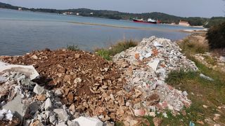 Na Pašmanu ponovno ilegalni otpad, iz Općine traže pomoć u pronalasku počinitelja Na Pašmanu ponovno ilegalni otpad, iz Općine traže pomoć u pronalasku počinitelja