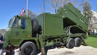 Otvorena izložba vojne opreme, oružja i vozila na zadarskoj rivi