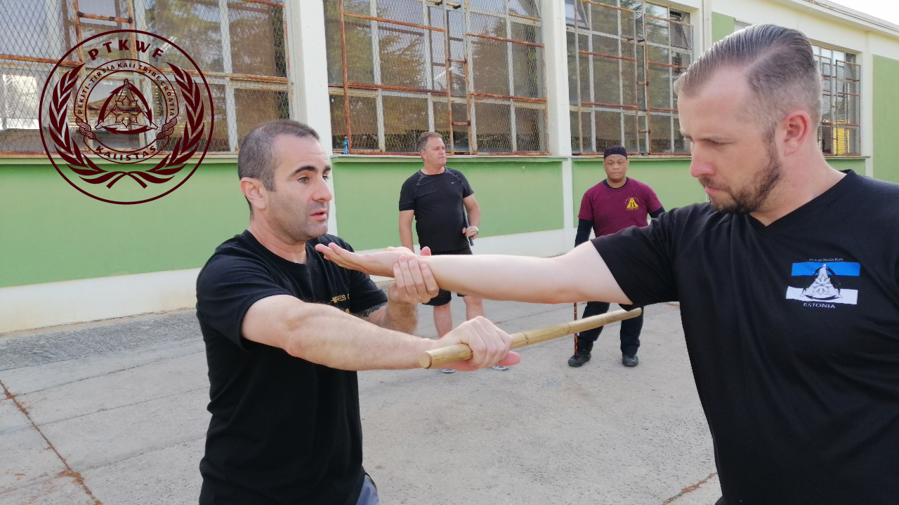 Međunarodni kamp filipinskih borilačkih vještina ”Pekiti-Tirsia Kali” Međunarodni kamp filipinskih borilačkih vještina ”Pekiti-Tirsia Kali”