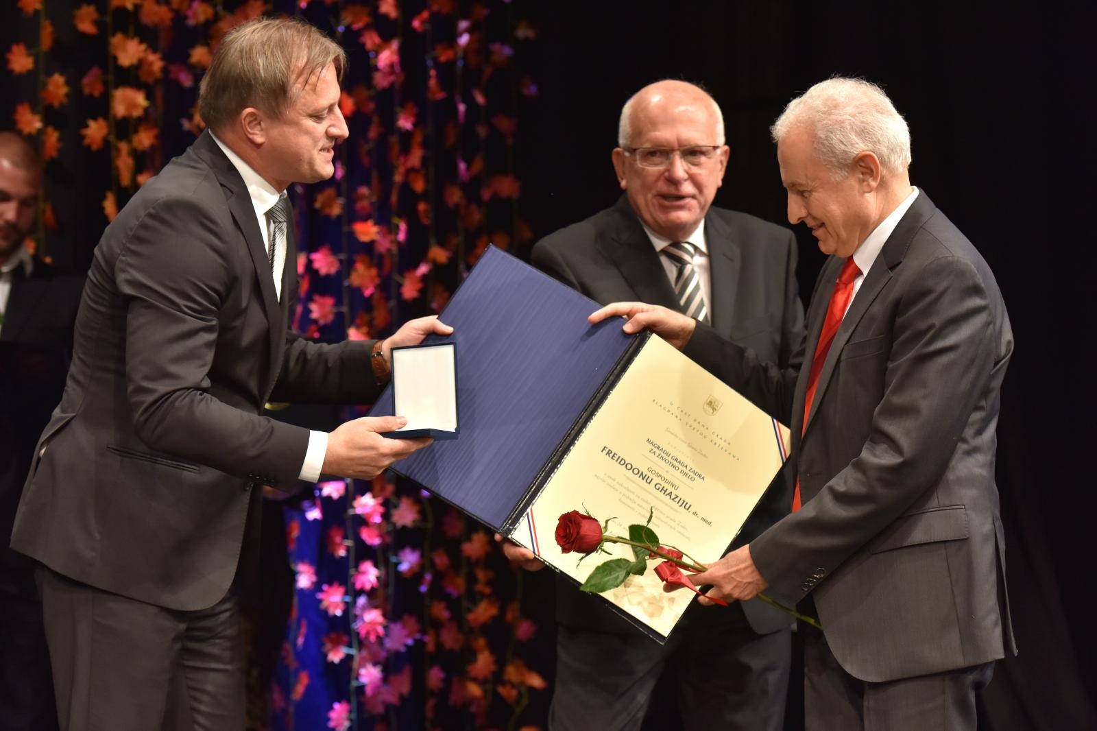 Na svečanoj sjednici Grada Zadra uručene nagrade najzaslužnijim građanima