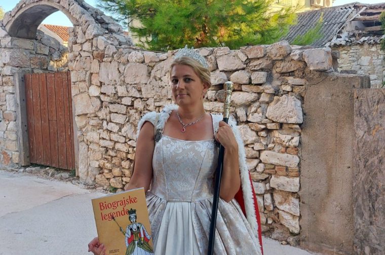 1 – Ivana Zrilić kao slavna kraljica Jelena