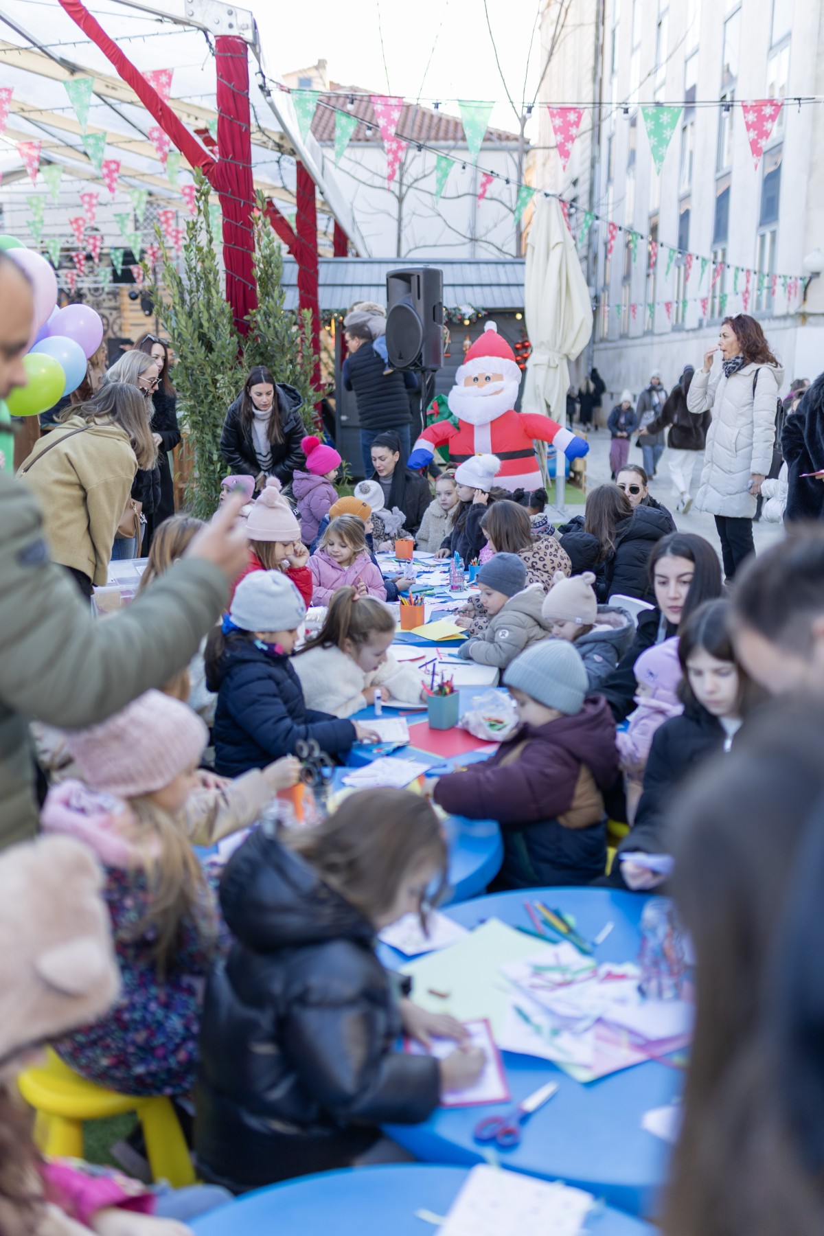 Dječji doček Nove godine na Božićnom gramofonu