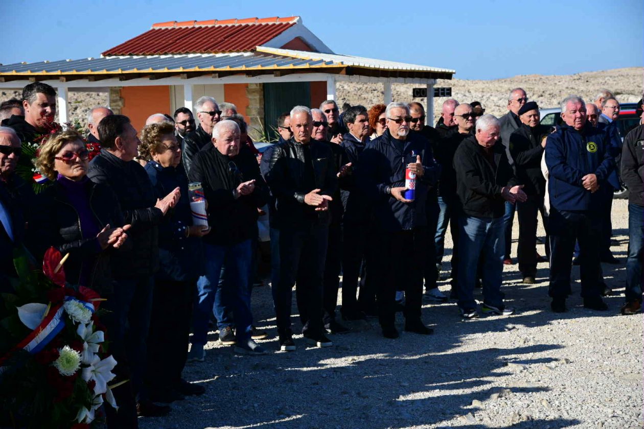 Obilježena 34. godišnjica obrane Paškog mosta Obilježena 34. godišnjica obrane Paškog mosta