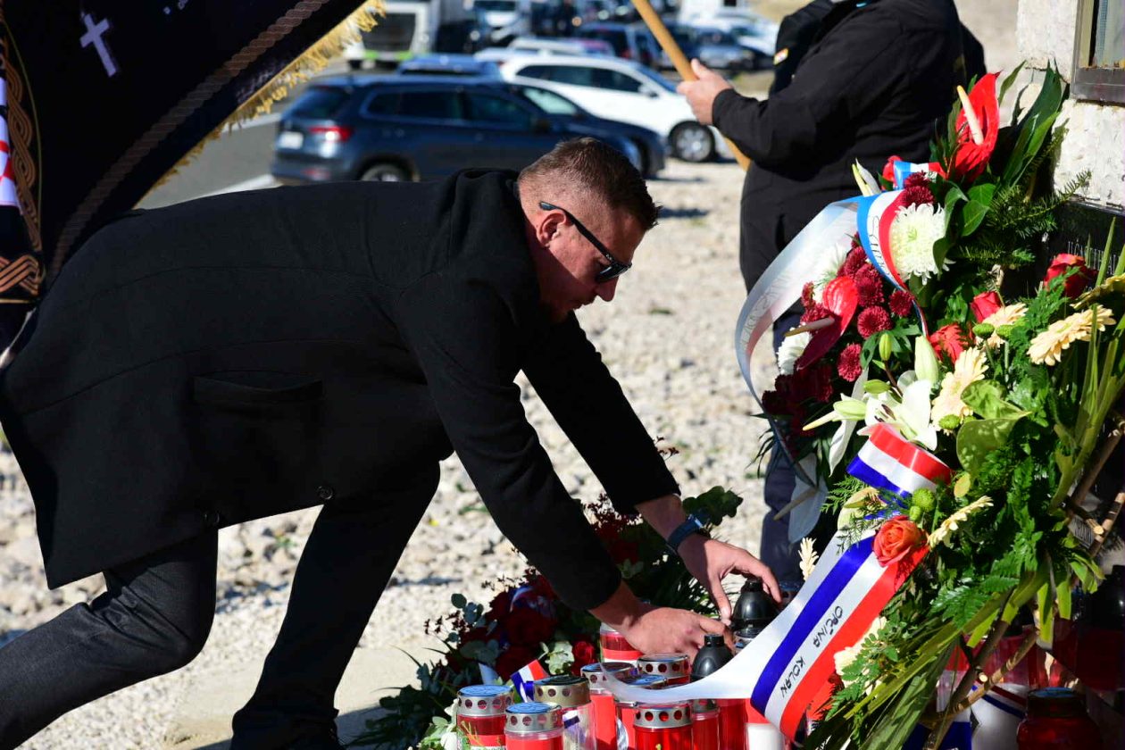 Obilježena 34. godišnjica obrane Paškog mosta Obilježena 34. godišnjica obrane Paškog mosta