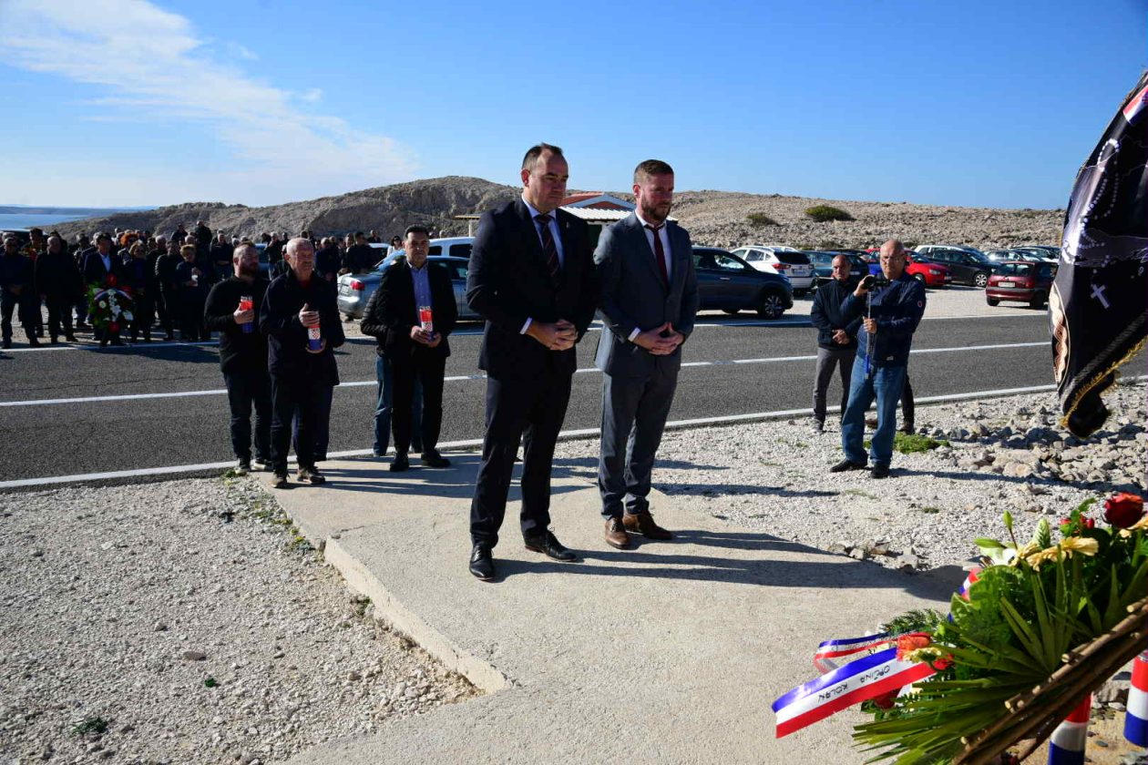 Obilježena 34. godišnjica obrane Paškog mosta Obilježena 34. godišnjica obrane Paškog mosta