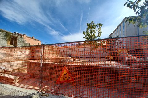 Zlatarska ulica plato iza palace cedulin