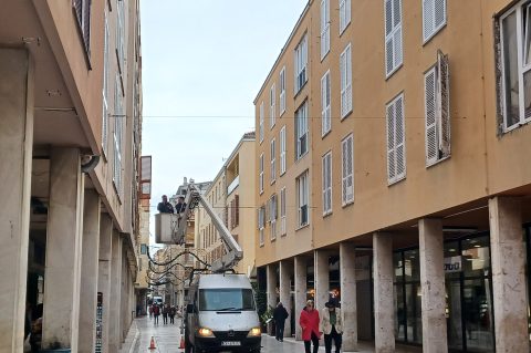 Blagdanski ukrasi kalelarga