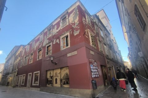 mihe klaića opožarena zgrada