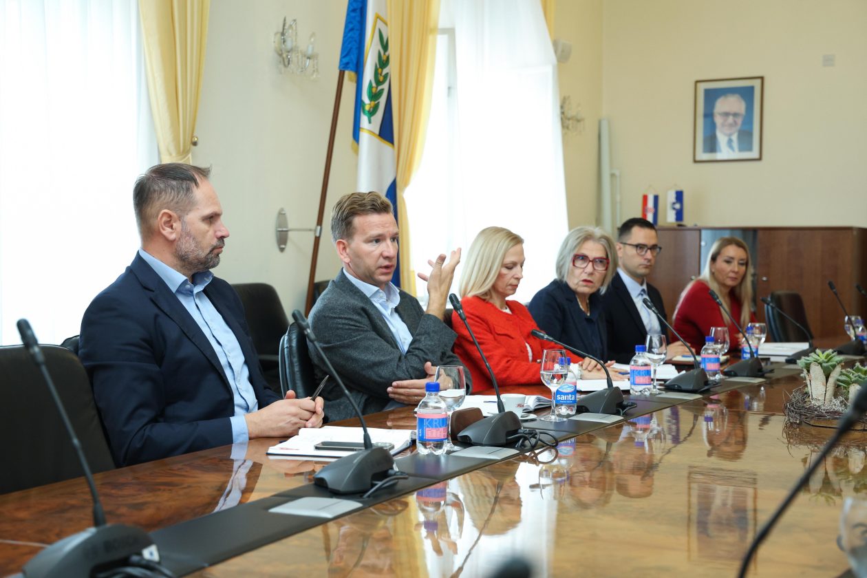 1000163991 1000163991