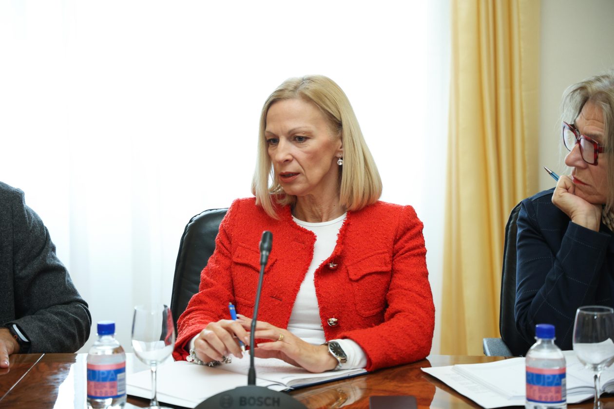 1000163992 1000163992