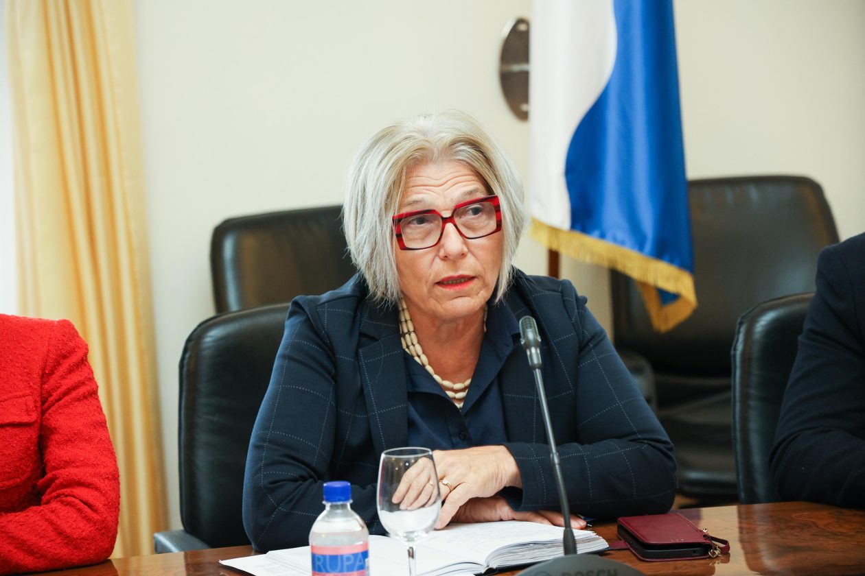 1000164002 1000164002