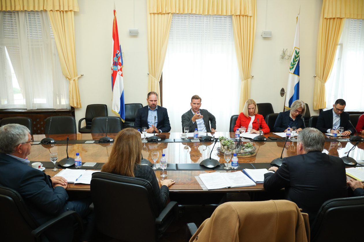 1000164004 1000164004