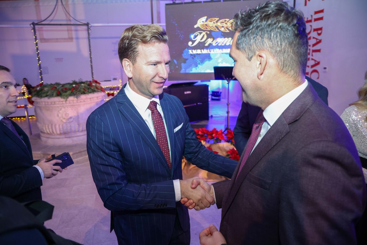 1000178594 1000178594