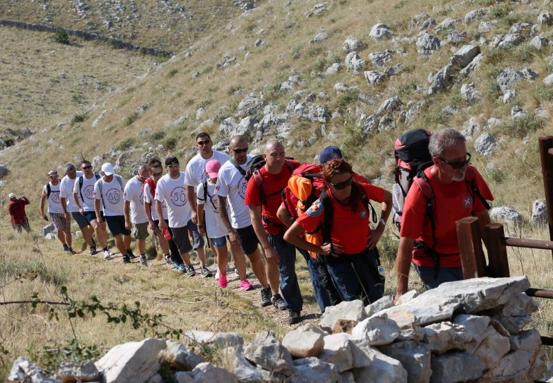 30.08.2015., Kornati – Na otoku Kornatu obiljezena je 8. obljetnica stradanja 12 vatrogasaca iz Sibenika, Vodica i Tisnog. Photo: Dusko Jaramaz/PIXSELL 30.08.2015., Kornati – Na otoku Kornatu obiljezena je 8. obljetnica stradanja 12 vatrogasaca iz Sibenika, Vodica i Tisnog. Photo: Dusko Jaramaz/PIXSELL