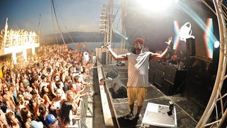 Zrce, 020712,
Nocni zivot na plazi Zrce.
Hideout Festival, do sada bio najposjeceniji dan , s oko otprilike 5000 posjetitelja samo u Aquariusu. Kao zvijezda veceri nastupio je Skrillex , a osim njega nastupali su Skream and Benga, Chase and Status, Sub Fo Zrce, 020712,
Nocni zivot na plazi Zrce.
Hideout Festival, do sada bio najposjeceniji dan , s oko otprilike 5000 posjetitelja samo u Aquariusu. Kao zvijezda veceri nastupio je Skrillex , a osim njega nastupali su Skream and Benga, Chase and Status, Sub Fo