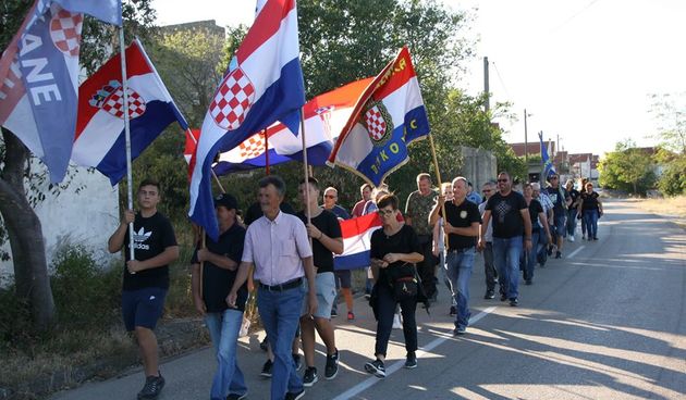 Koracima nade u istinu