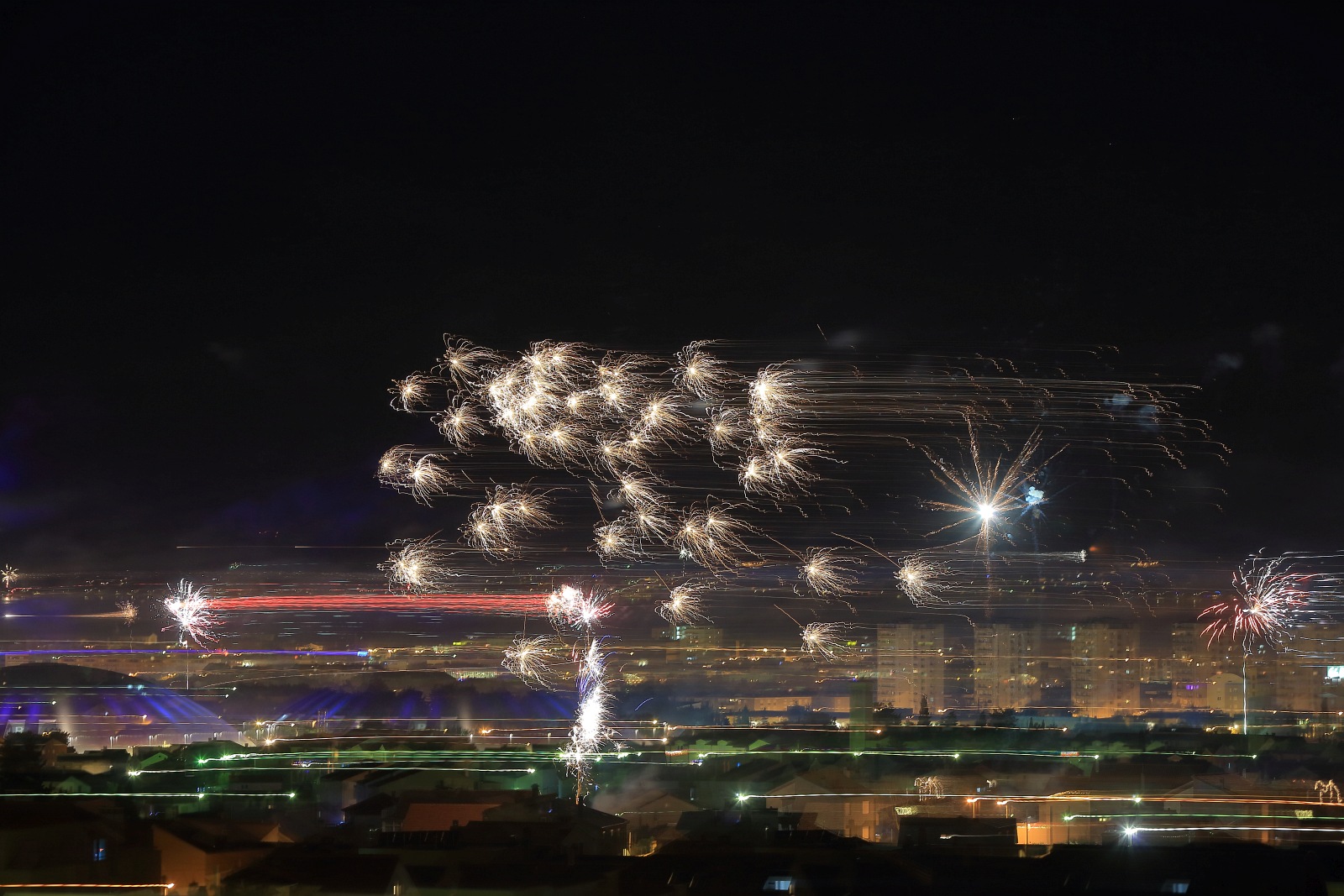 Zadarski doček Nove godine uz veliki vatromet Zadarski doček Nove godine uz veliki vatromet