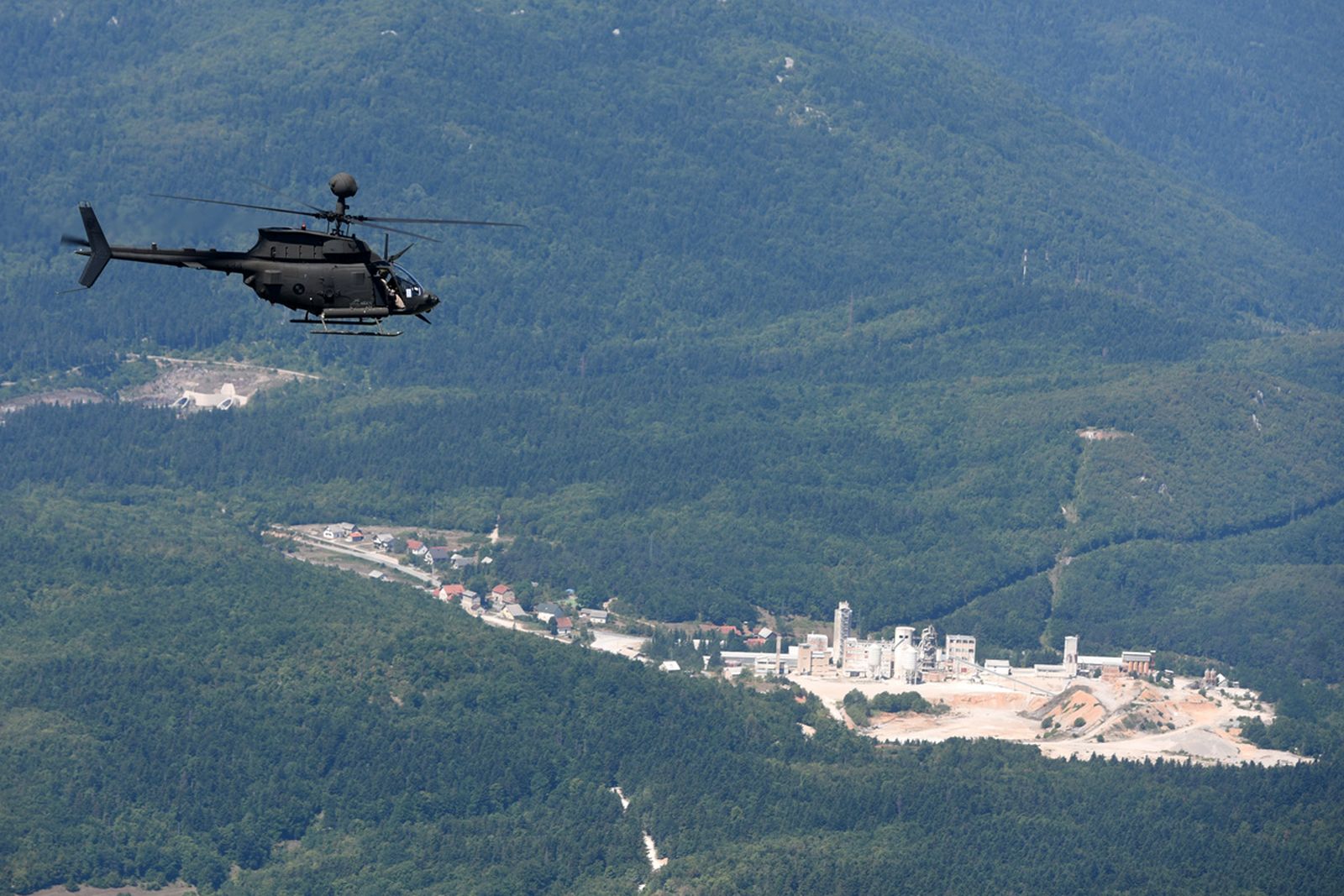 Pogledajte prva bojeva gađanja hrvatskih pilota iz kiowa warrior Pogledajte prva bojeva gađanja hrvatskih pilota iz kiowa warrior