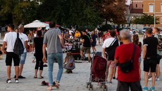 Bablje ljeto u Zadru: Riva je puna turista