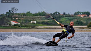 Kiteri guštali u refulima ninske bure Kiteri guštali u refulima ninske bure