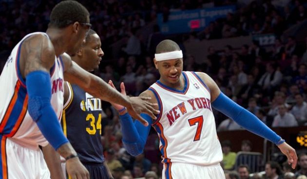 New York Knicks forward Carmelo Anthony is congratulated by Knicks forward Amar’e Stoudemire // Reuters