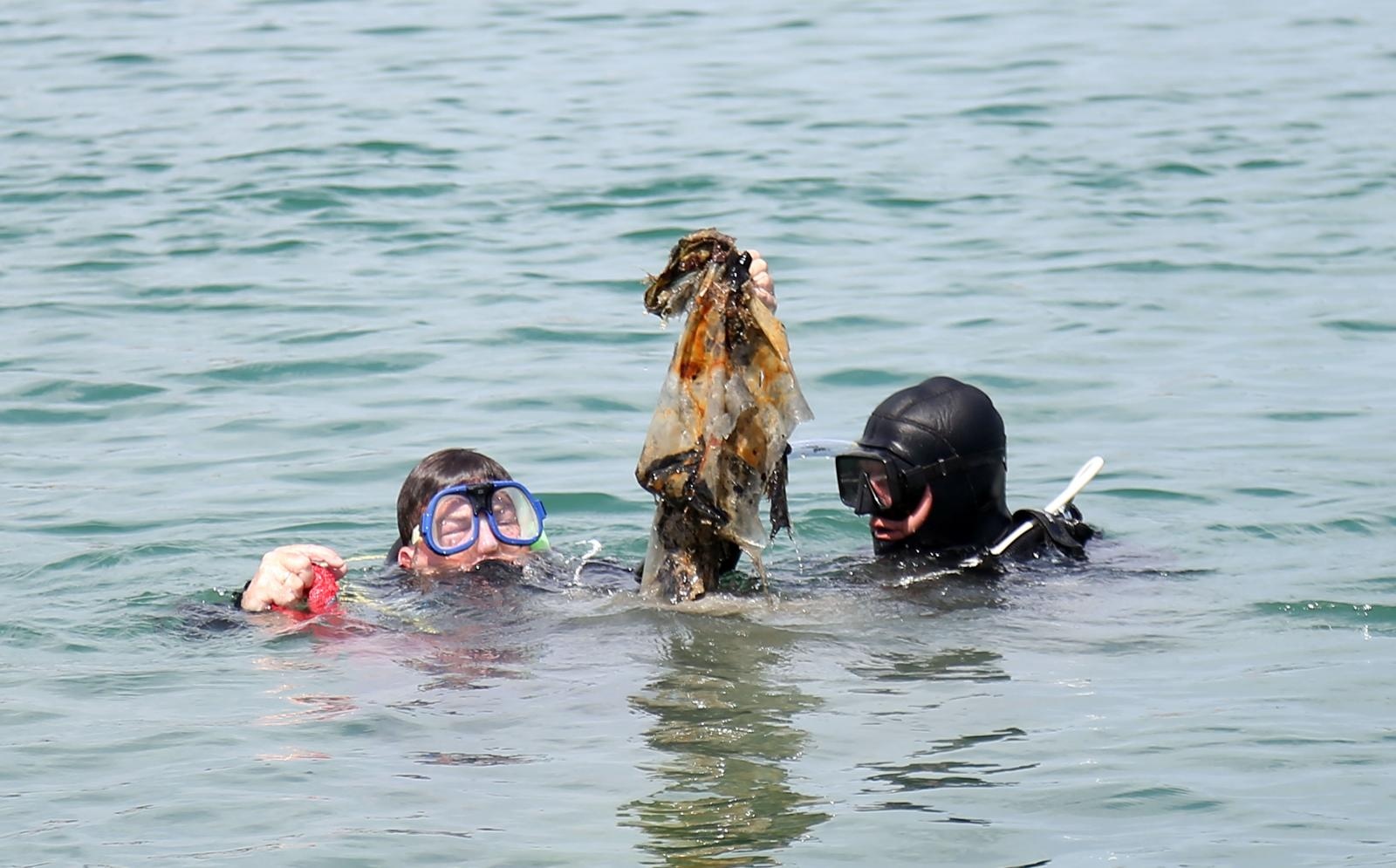 Šest veleposlanika čistilo morsko dno kod Murtera