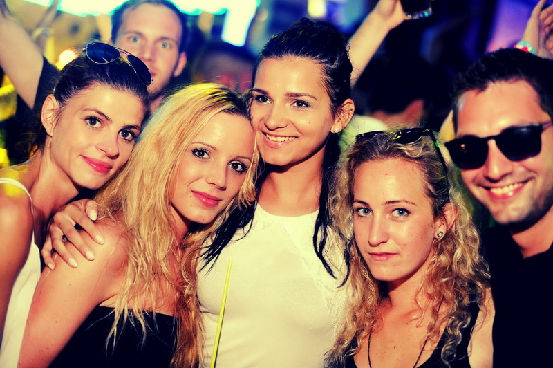 Zrće: Nicci Belucci u Aquariusu by G. Telak